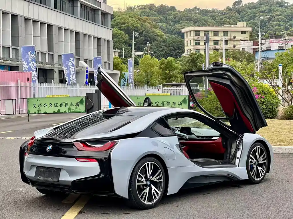 BMW i8 — миниатюра 9