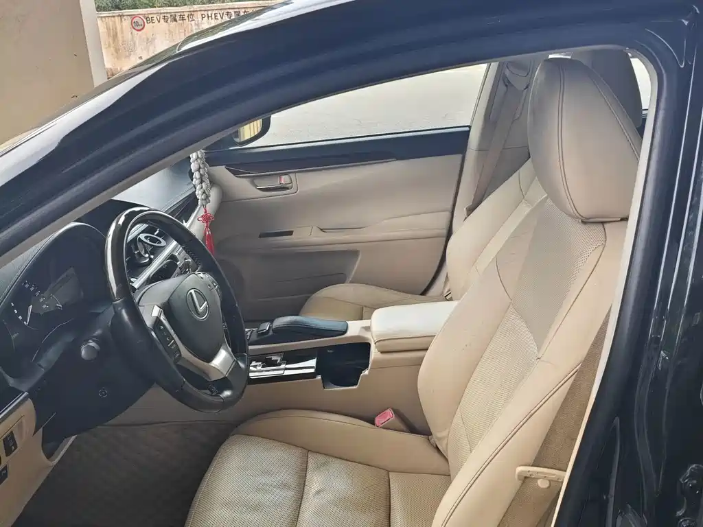 Lexus ES — миниатюра 4