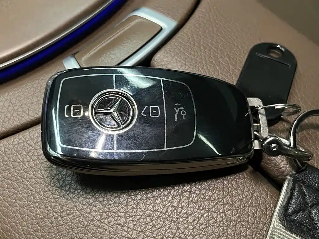 Mercedes-Benz E-Class — миниатюра 29