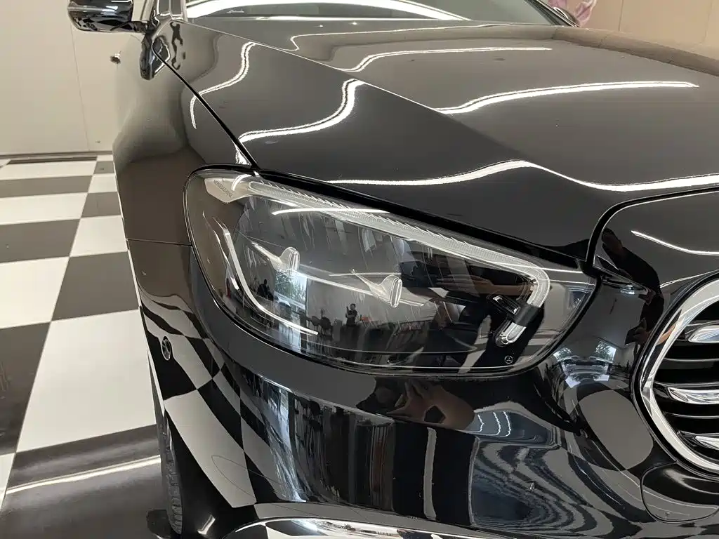 Mercedes-Benz E-Class — миниатюра 9