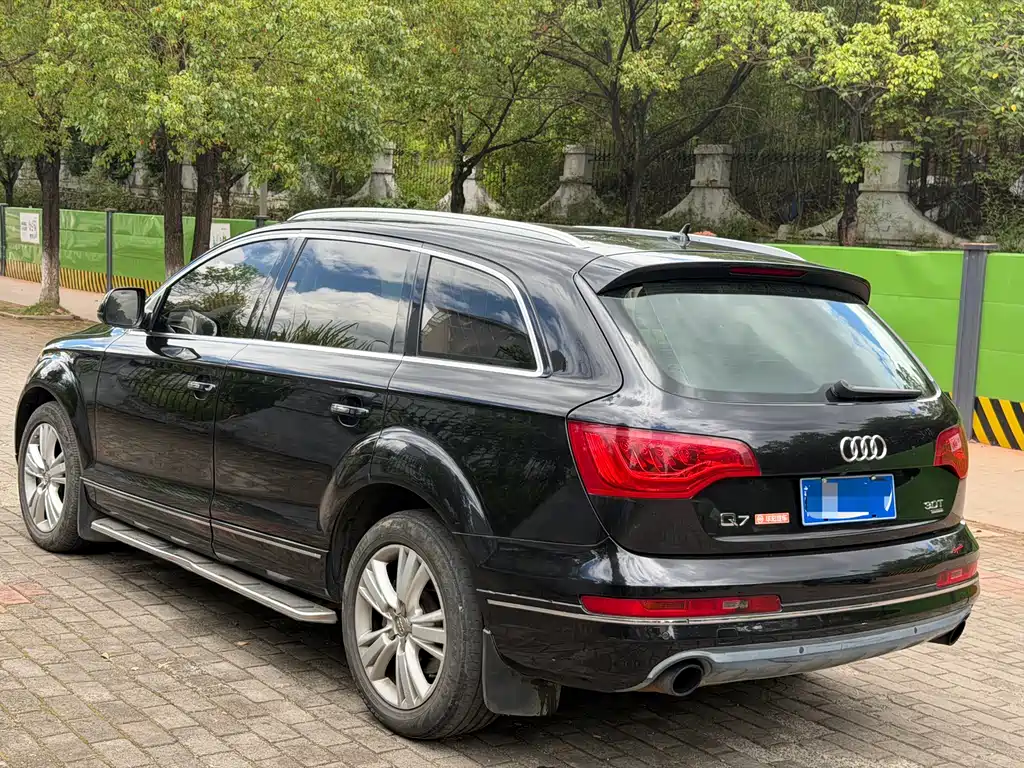 Audi Q7 2011 3.0 TFSI (200kW
