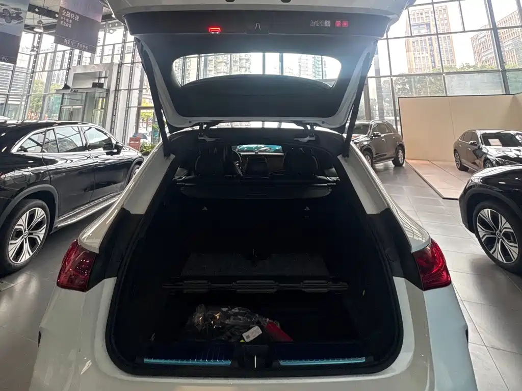 MERCEDES-BENZ EQE SUV