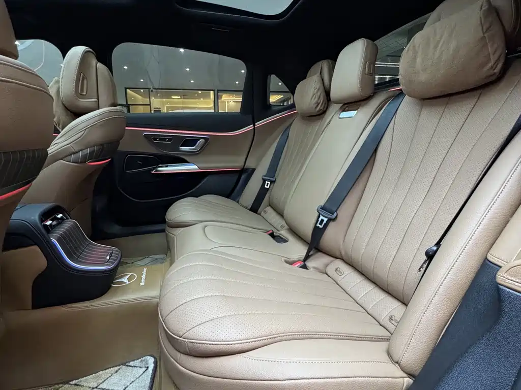 Mercedes-Benz E-Class — миниатюра 16