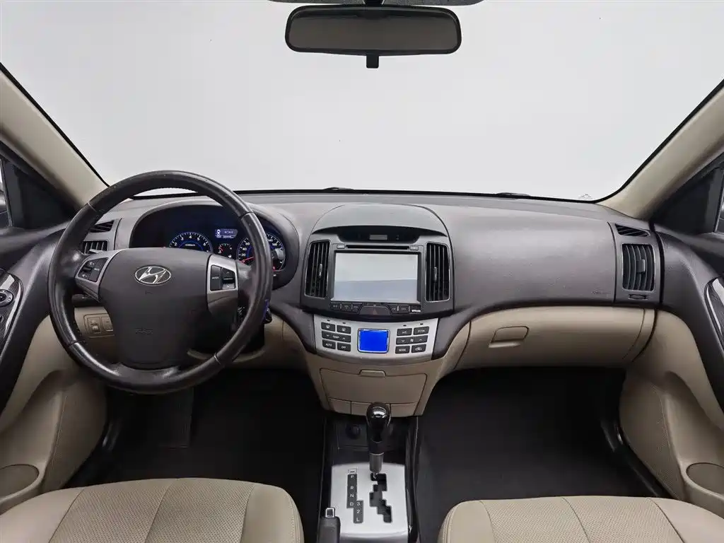 Hyundai Elantra 2011 1.6L AT Luxury