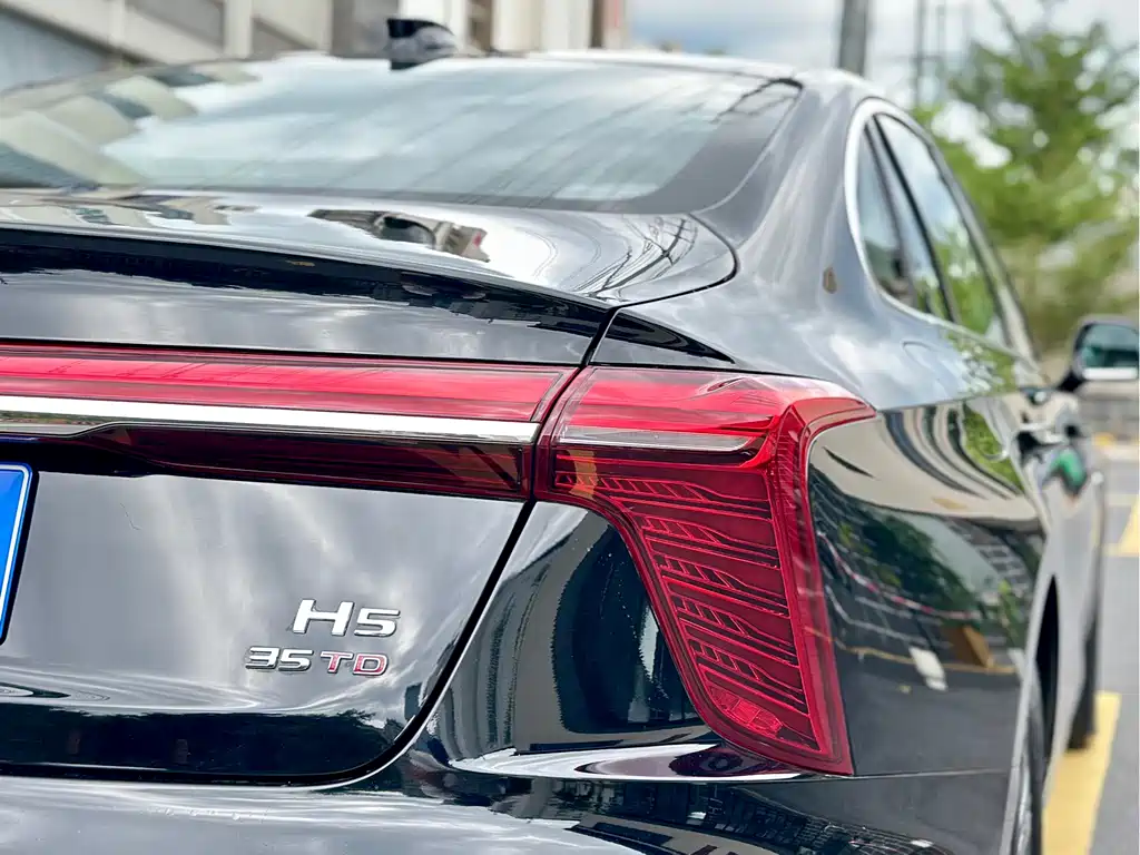 Hongqi Hongqi H5 — миниатюра 8
