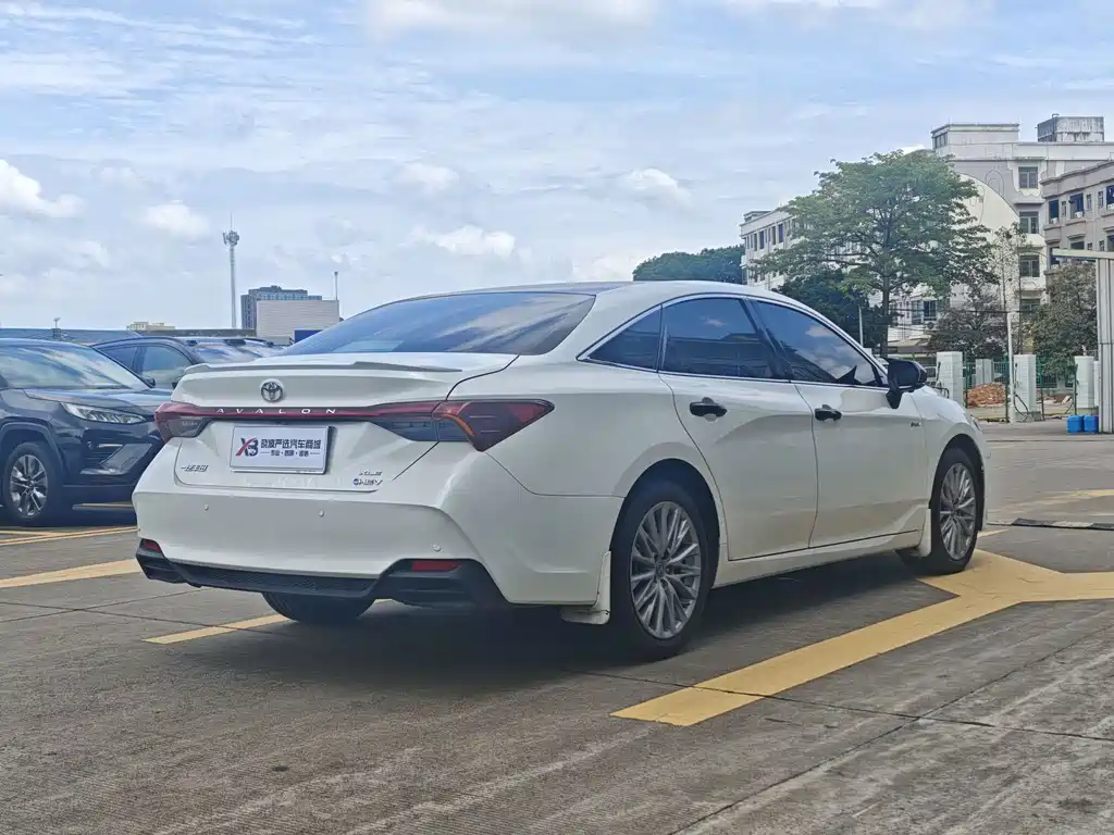 Toyota Avalon 2024 2.5L XLE Luxury