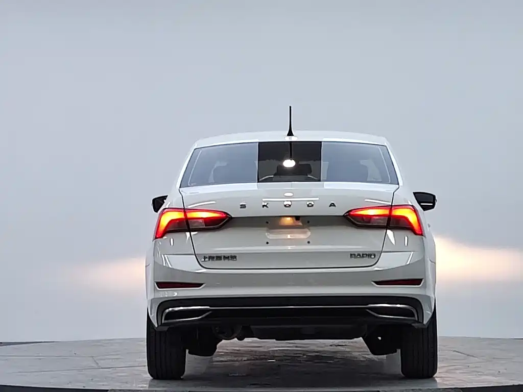 Skoda Rapid — миниатюра 17