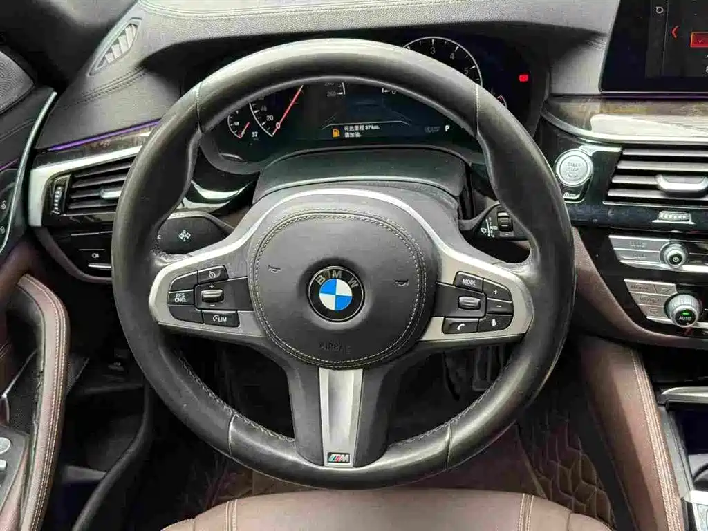 BMW 5 Series — миниатюра 6