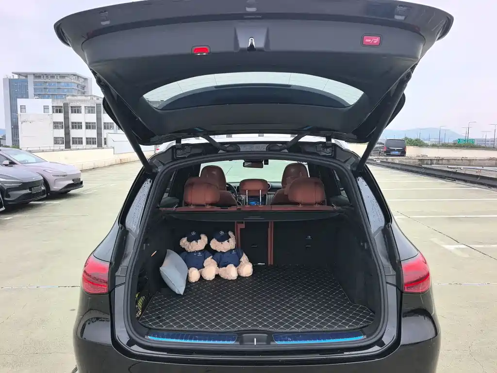 Mercedes-Benz GLC 2024 GLC 260 L 4MATIC 5 мест