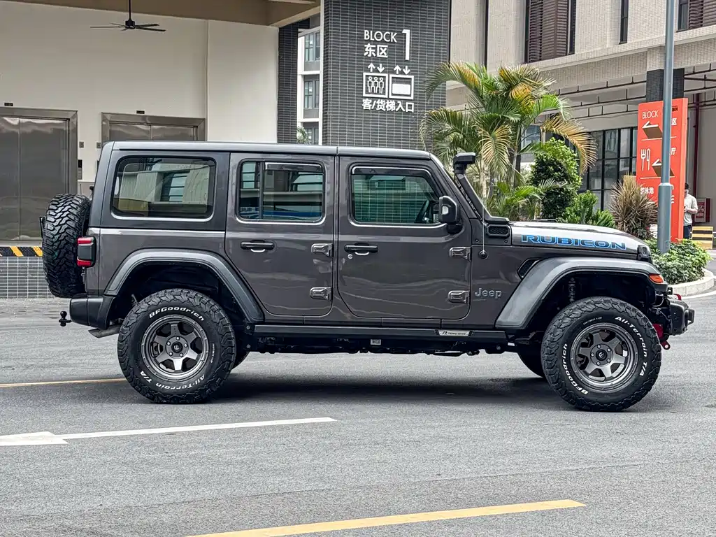 Jeep Wrangler PHEV — миниатюра 2