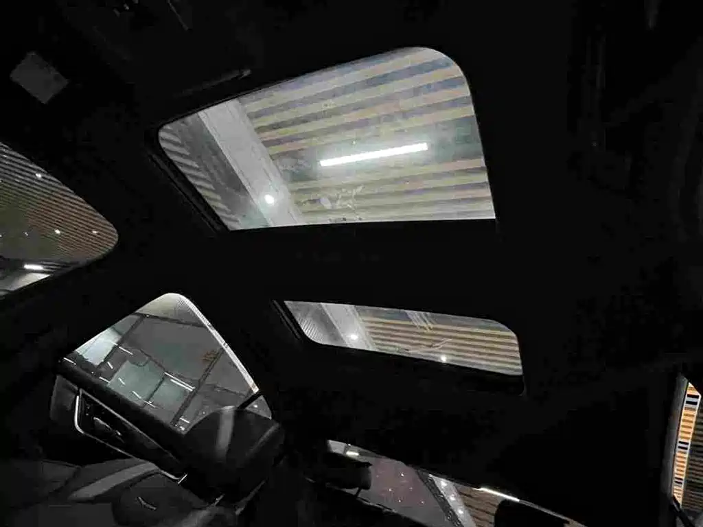 Cadillac CT5 — миниатюра 7
