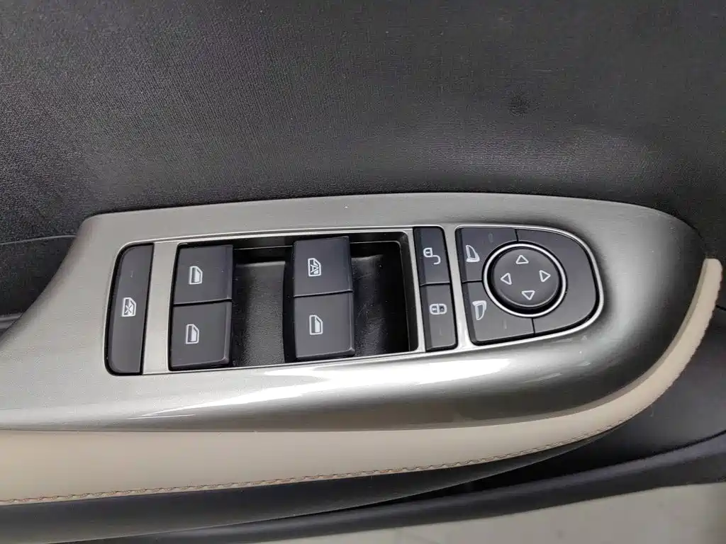BYD Dolphin — миниатюра 9