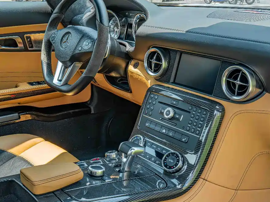 Mercedes-Benz SLS AMG — миниатюра 18