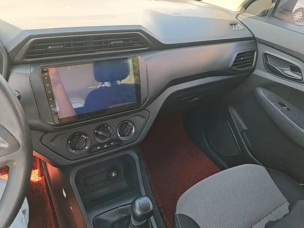 Wuling Hongguang — миниатюра 13