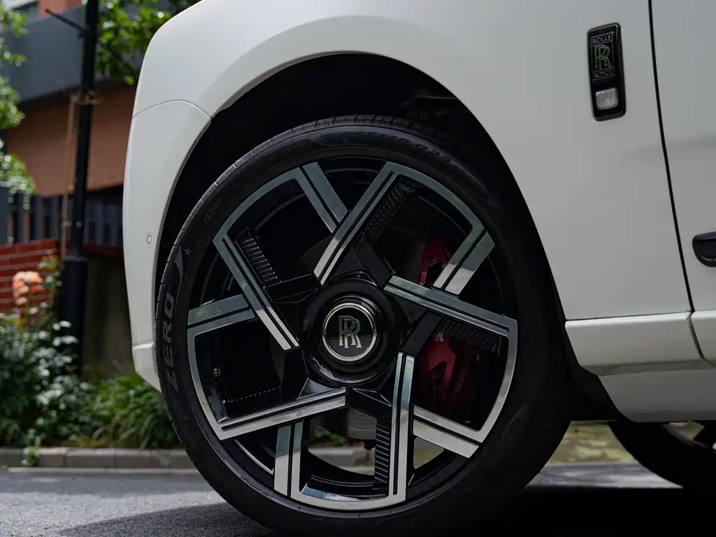 Rolls-Royce Cullinan 2025 Black Badge