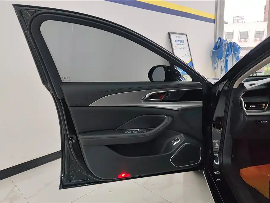 Hongqi H5 2023 1.5T DCT