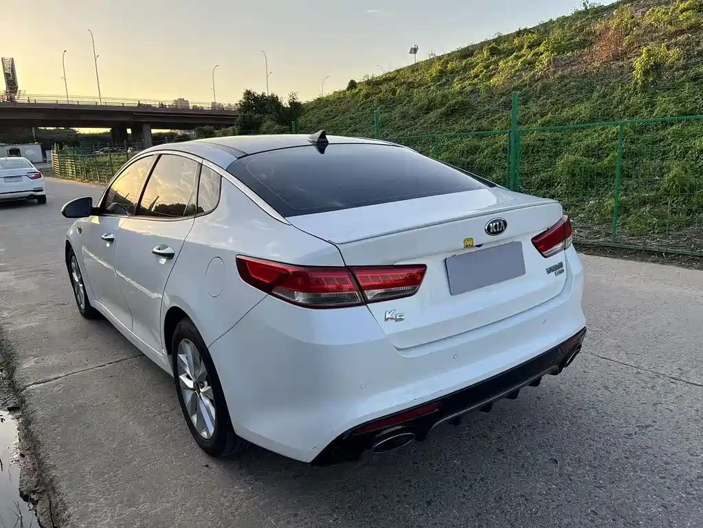 Kia K5 — миниатюра 6