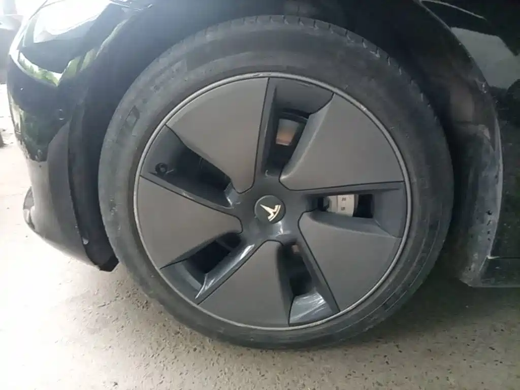 Tesla Model 3 — миниатюра 23