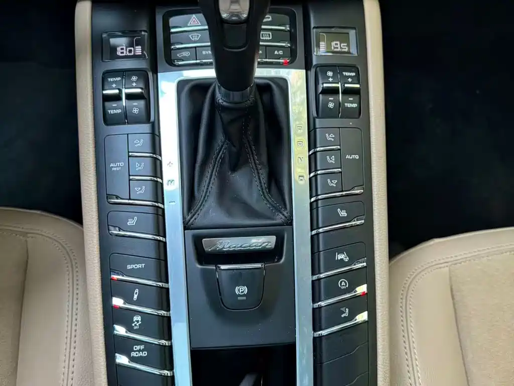 Porsche Macan — миниатюра 9