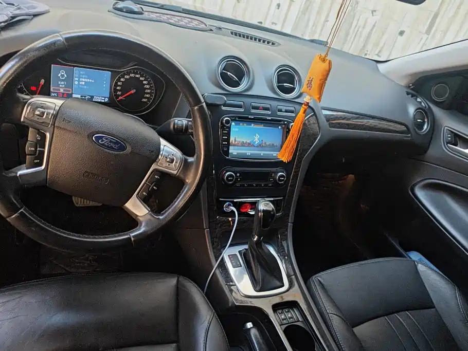 Ford Mondeo — миниатюра 12