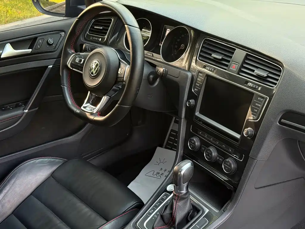 Volkswagen Golf GTI — миниатюра 33