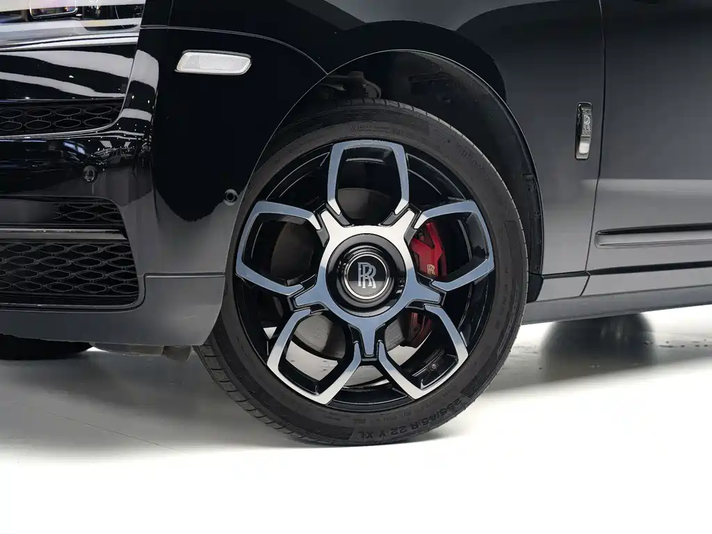 Rolls-Royce Cullinan — миниатюра 18