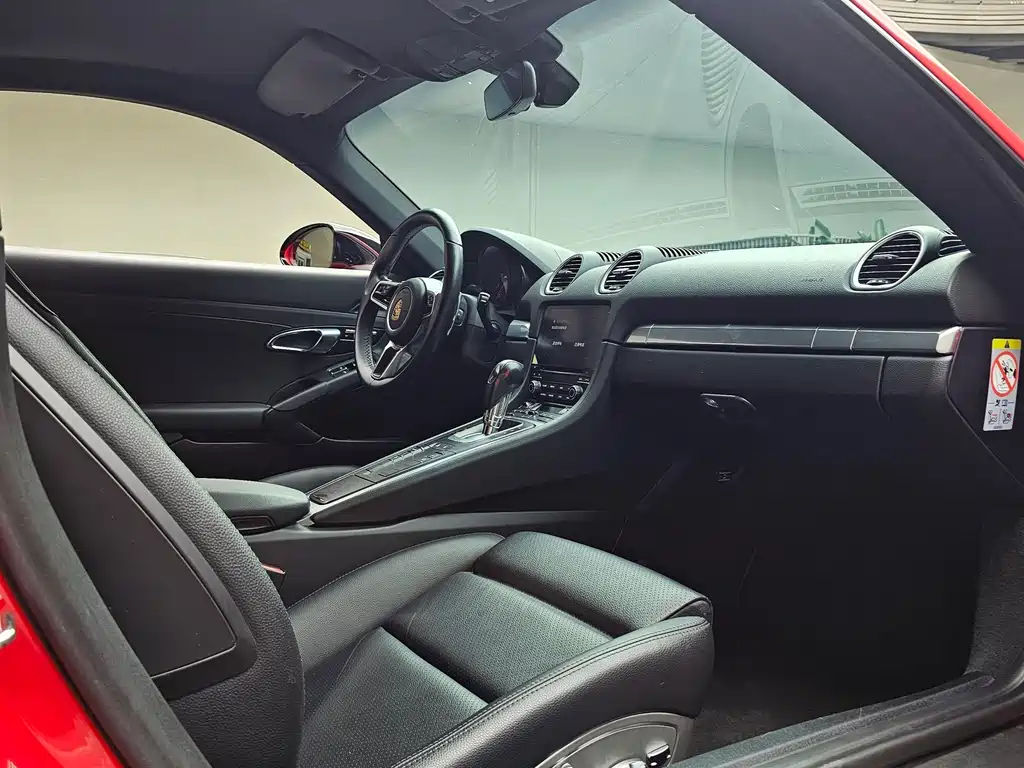 Porsche 718 2018 Cayman 2.0T