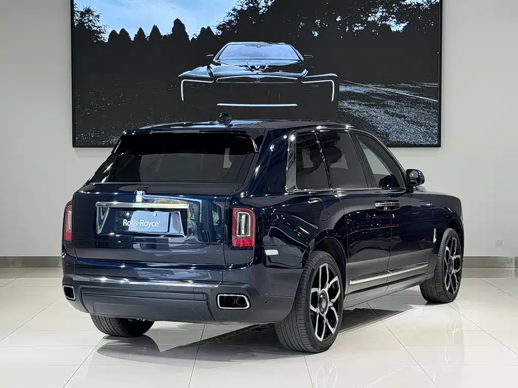 Rolls-Royce Cullinan 2018 мест