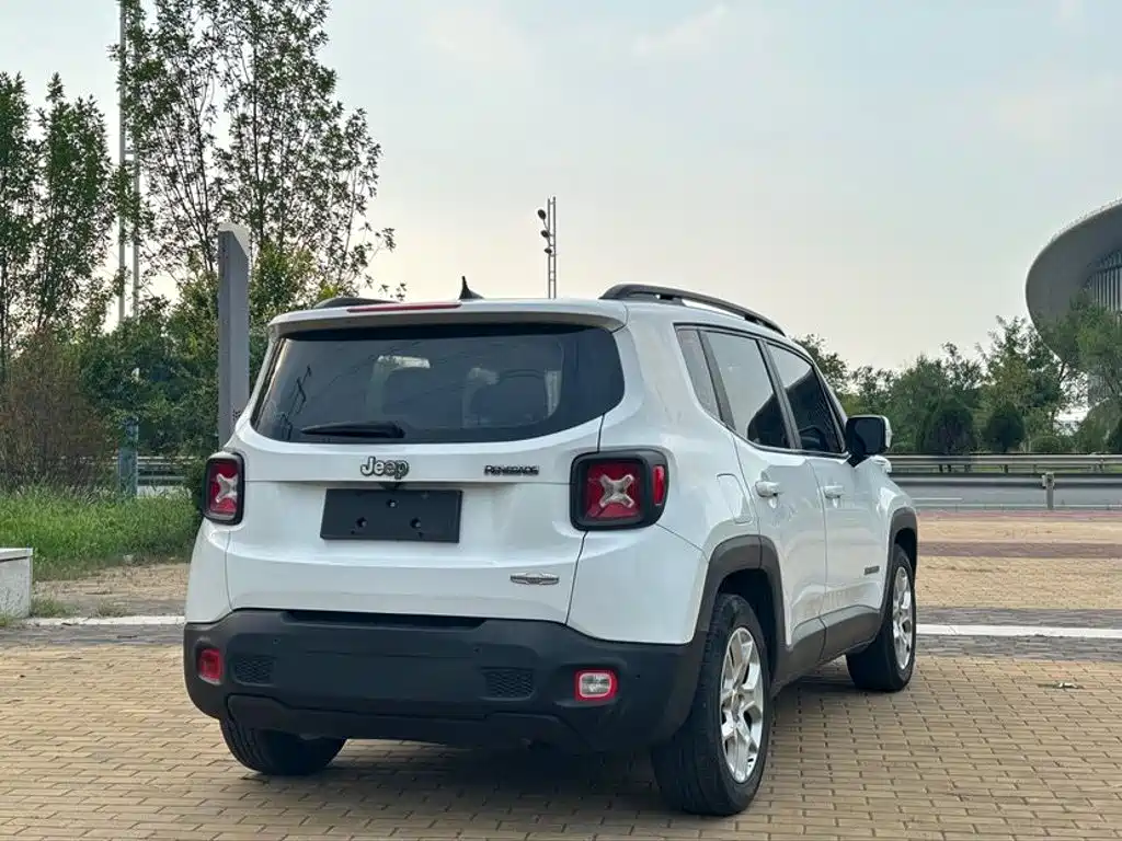 Jeep Renegade — миниатюра 4
