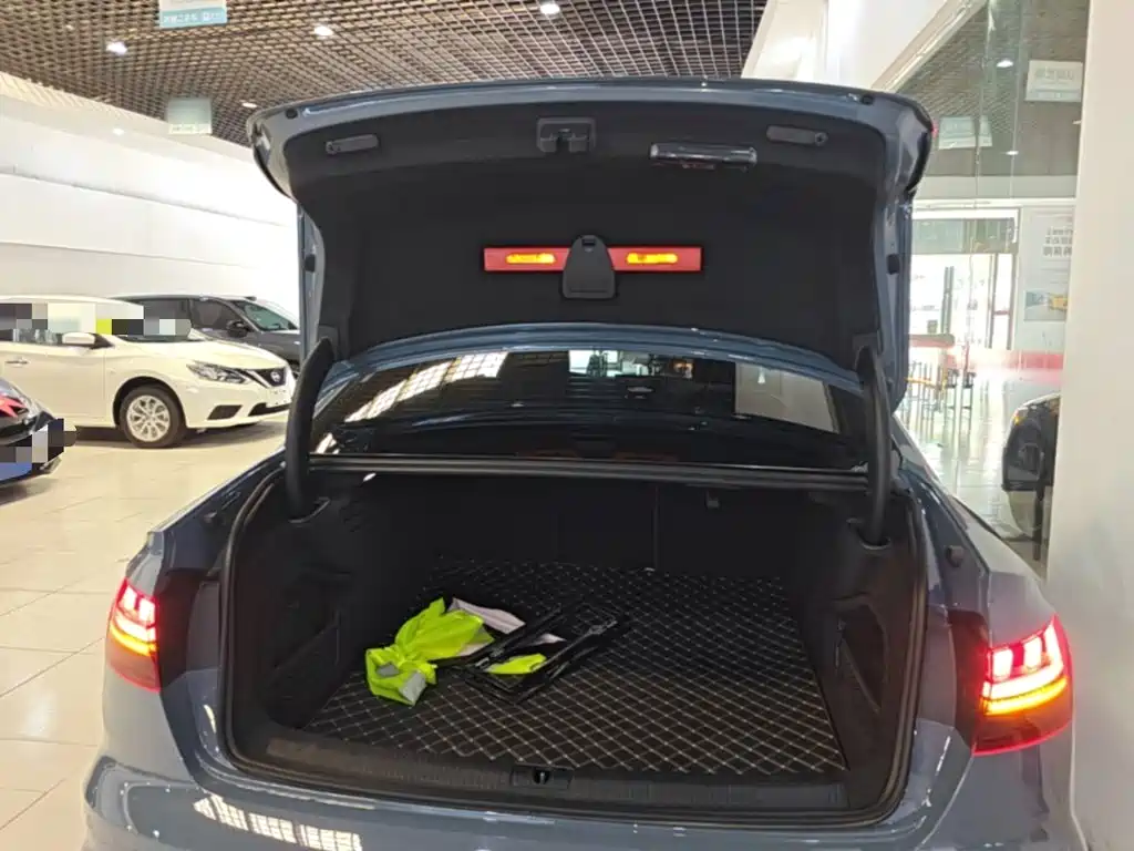 Audi A4L — миниатюра 15