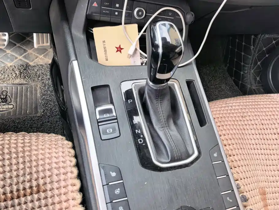 Wey Wey VV5 — миниатюра 16
