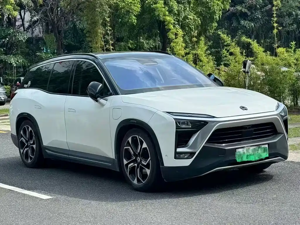 NIO ES8