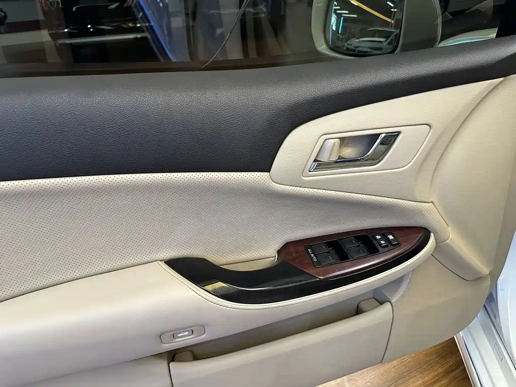 Toyota Crown 2.5L Royal Leather Sunroof Navigation Edition, фото 13