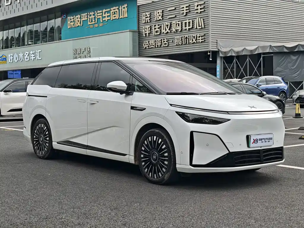 XPeng X9 — миниатюра 3