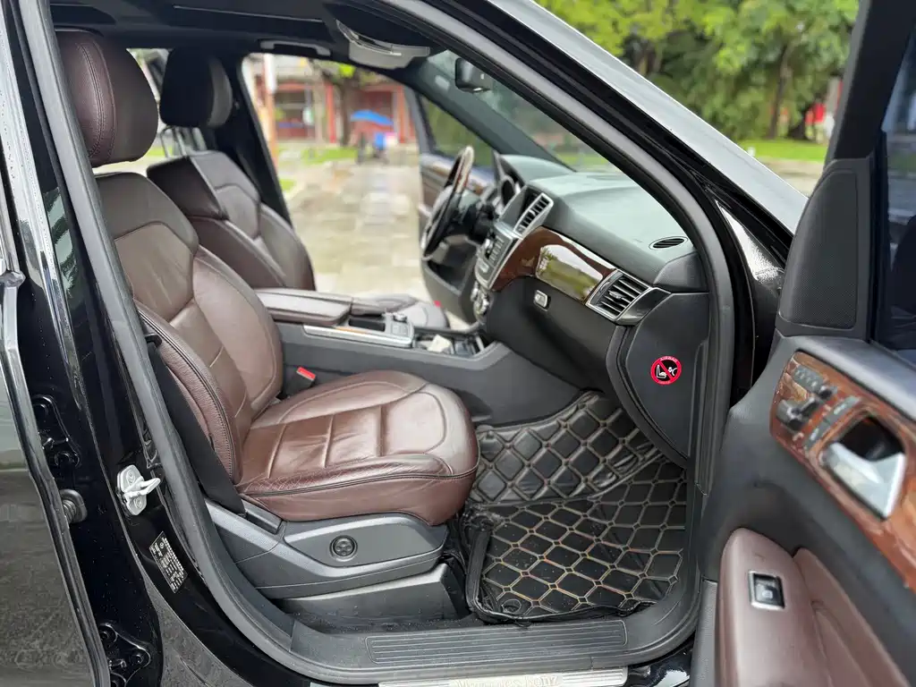 Mercedes-Benz M-Class — миниатюра 11