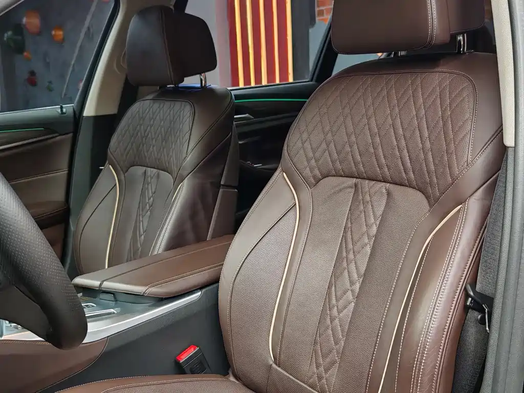 BMW 5 Series — миниатюра 20