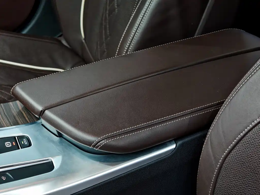 BMW 5 Series — миниатюра 24