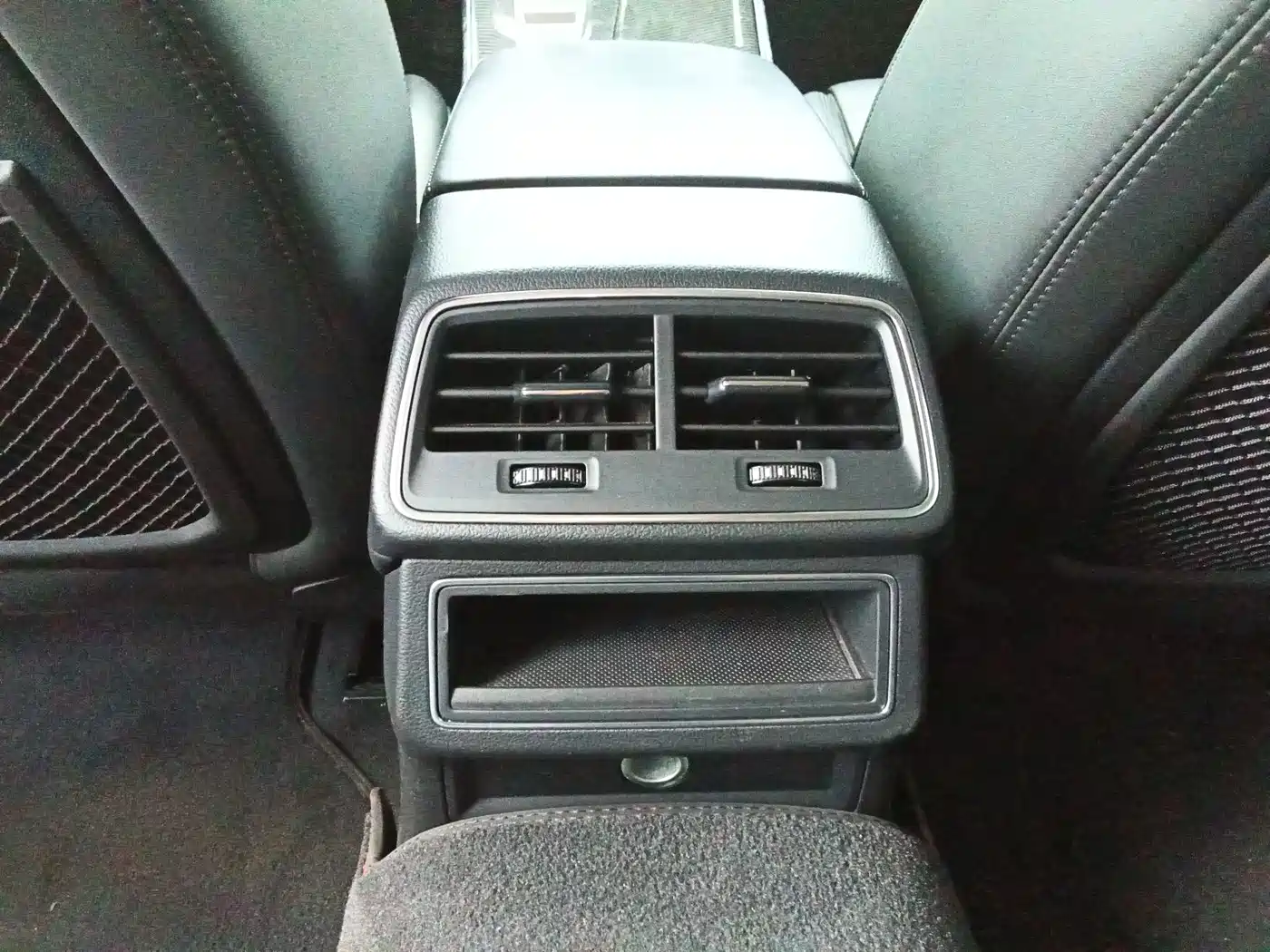 Audi A7L id 4669201 из Китая 15