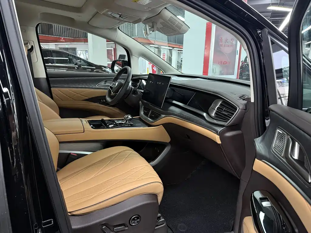 Denza D9 2024 DM-i 1050 Premium