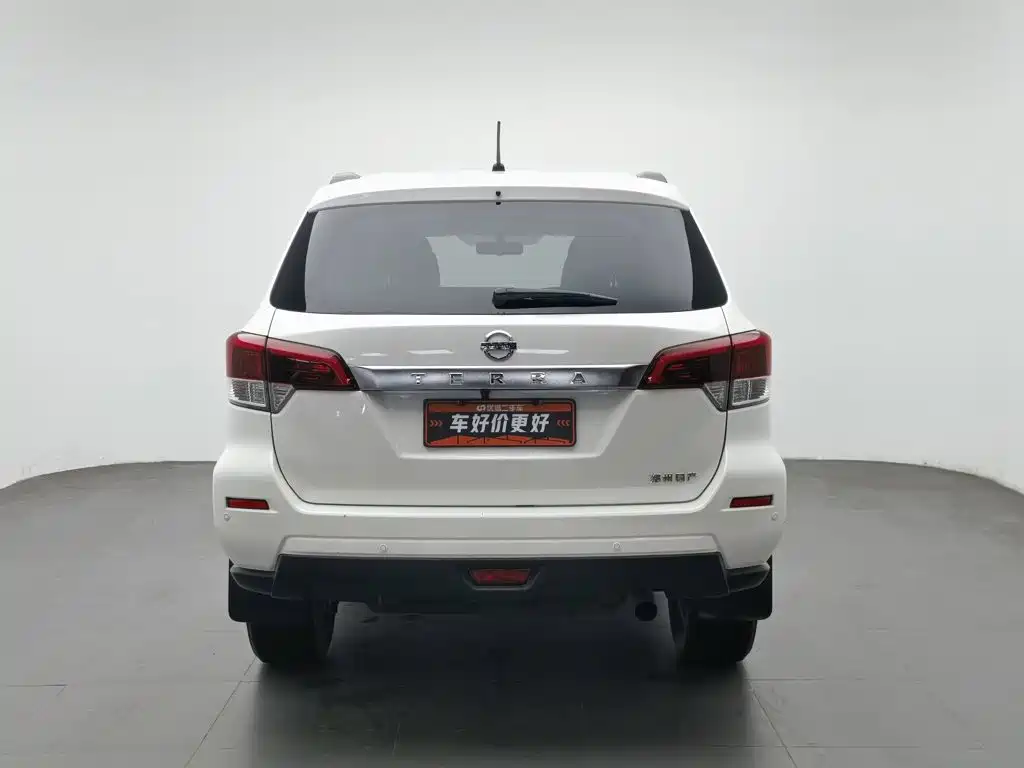Nissan Terra — миниатюра 4