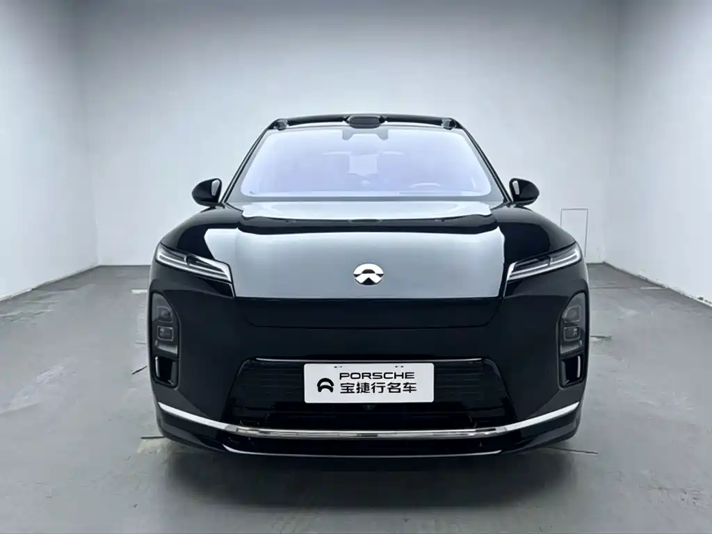 NIO ES8