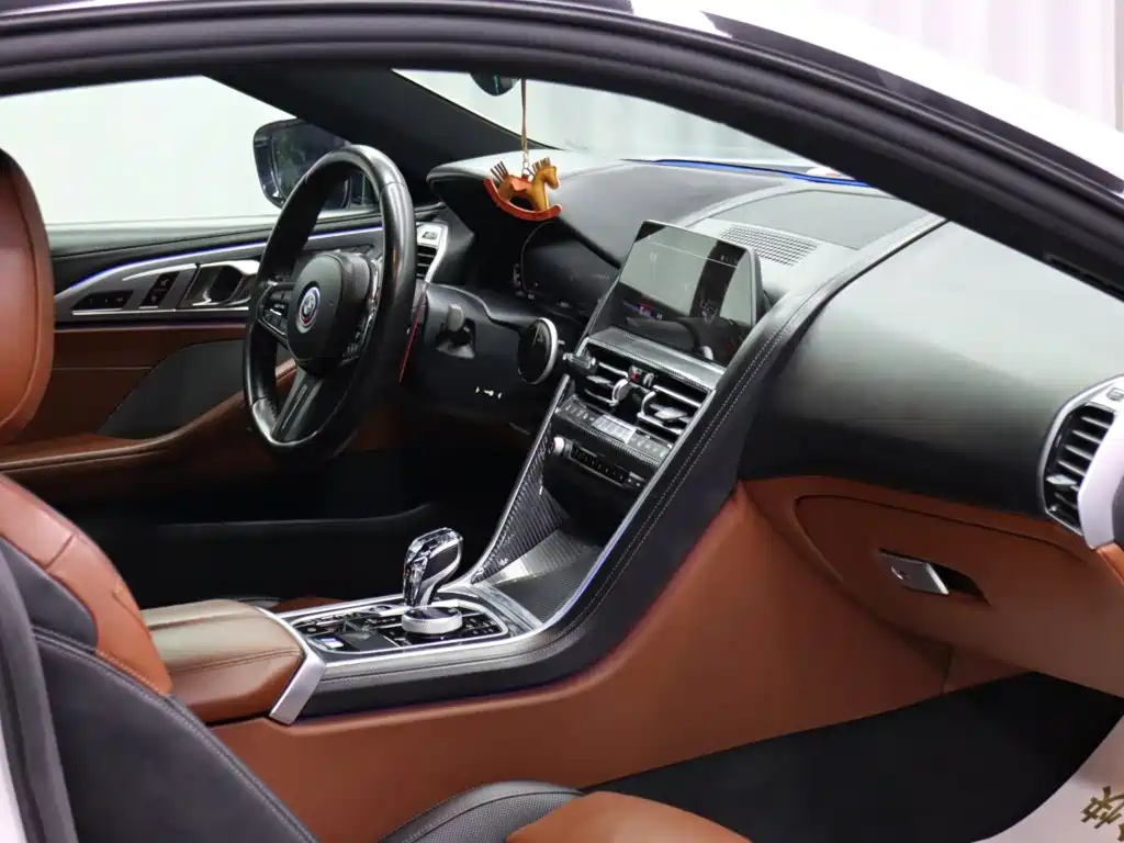 BMW 8 Series — миниатюра 24
