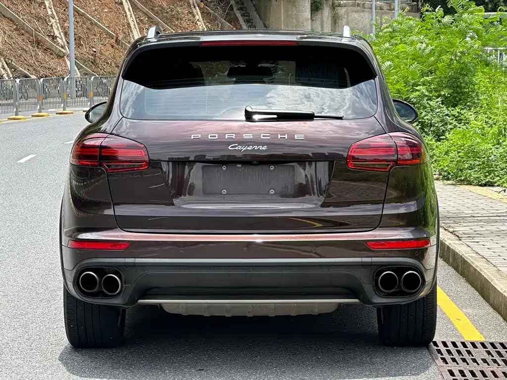Porsche Cayenne — миниатюра 18