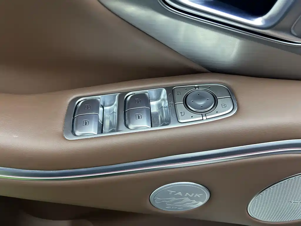 TANK TANK 700 NEW ENERGY