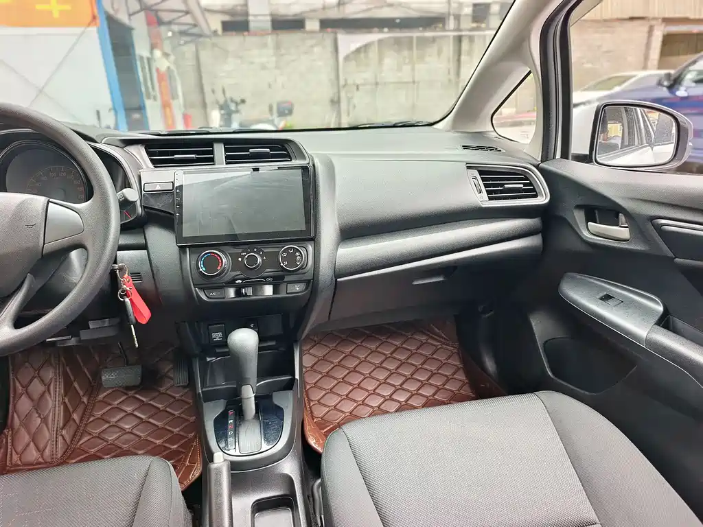 Honda Fit — миниатюра 8