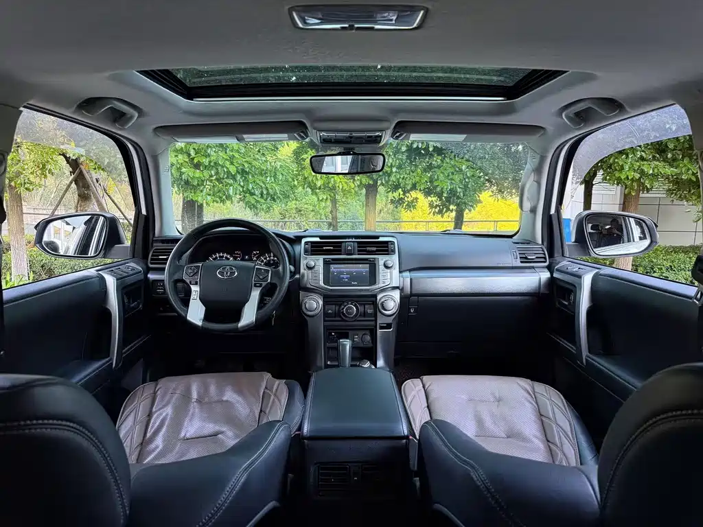 Toyota 4Runner — миниатюра 8