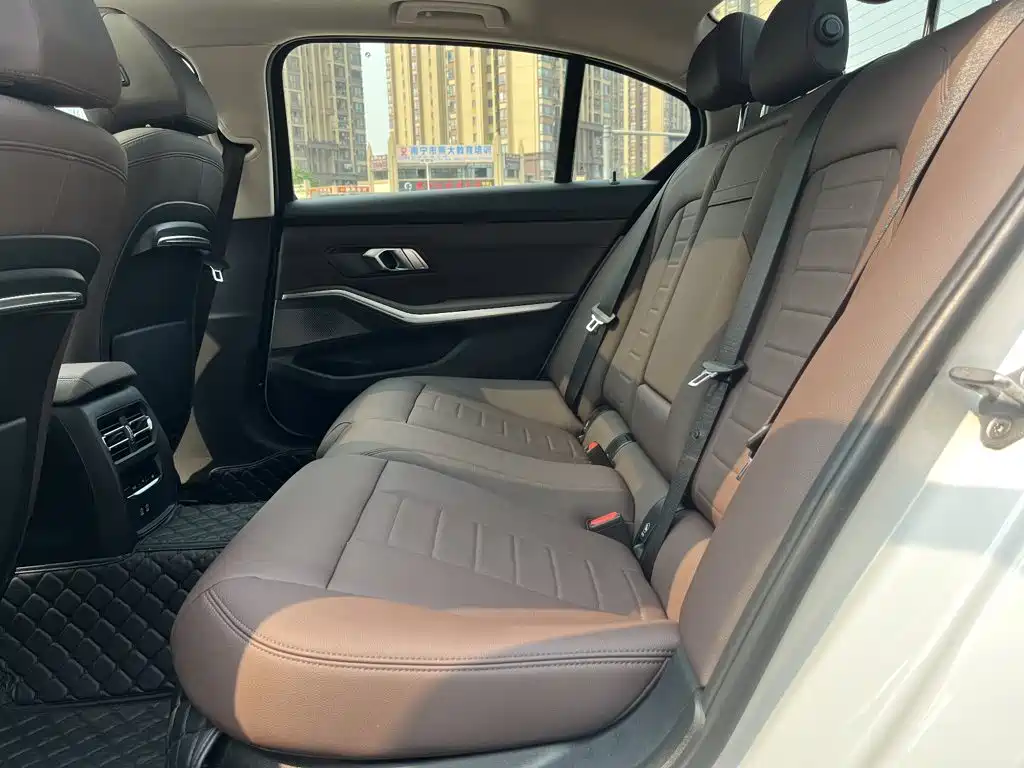BMW 3 Series — миниатюра 17