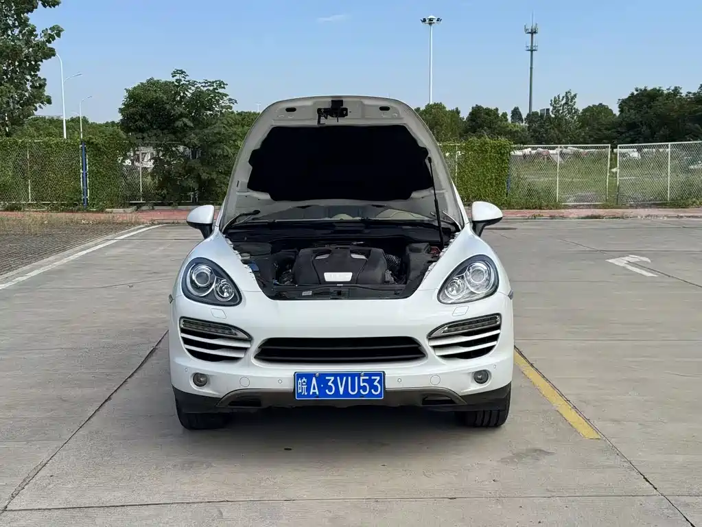 Porsche Cayenne — миниатюра 7