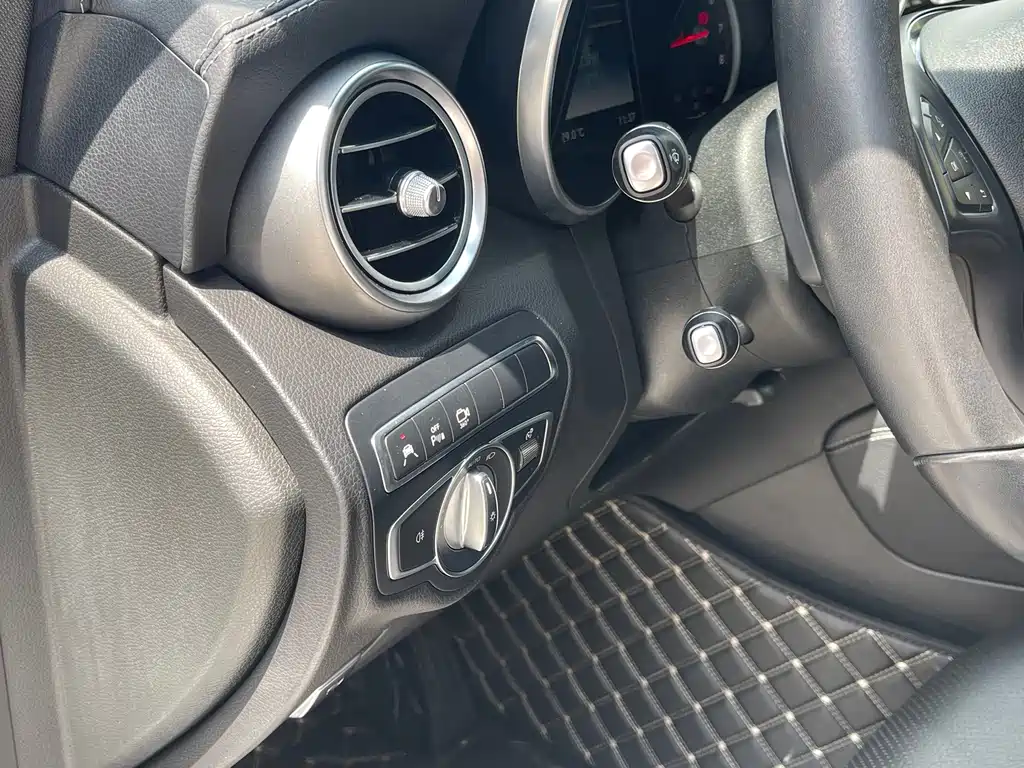 Mercedes-Benz GLC — миниатюра 12