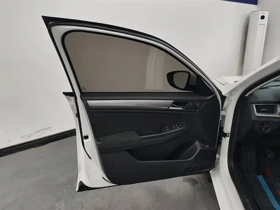 Volkswagen Bora 2019 1.5L MT Fashion VI